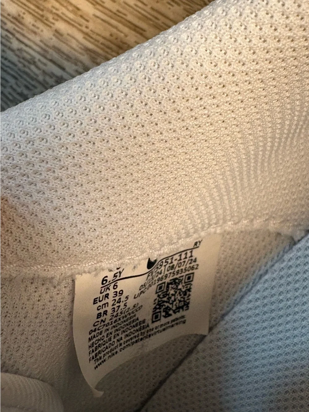 NIKE BIG KIDS WHITE AIR FORCE 1 SIZE 6.5Y